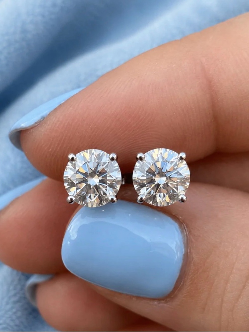 VVS1 Moissanite Stud Earrings